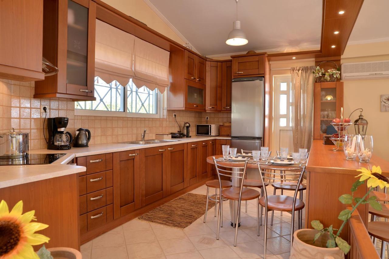 Domelia'S Luxury Apartments Near Airport & Beach Ártemida Kültér fotó