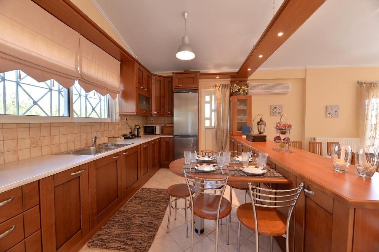 Domelia'S Luxury Apartments Near Airport & Beach Ártemida Kültér fotó