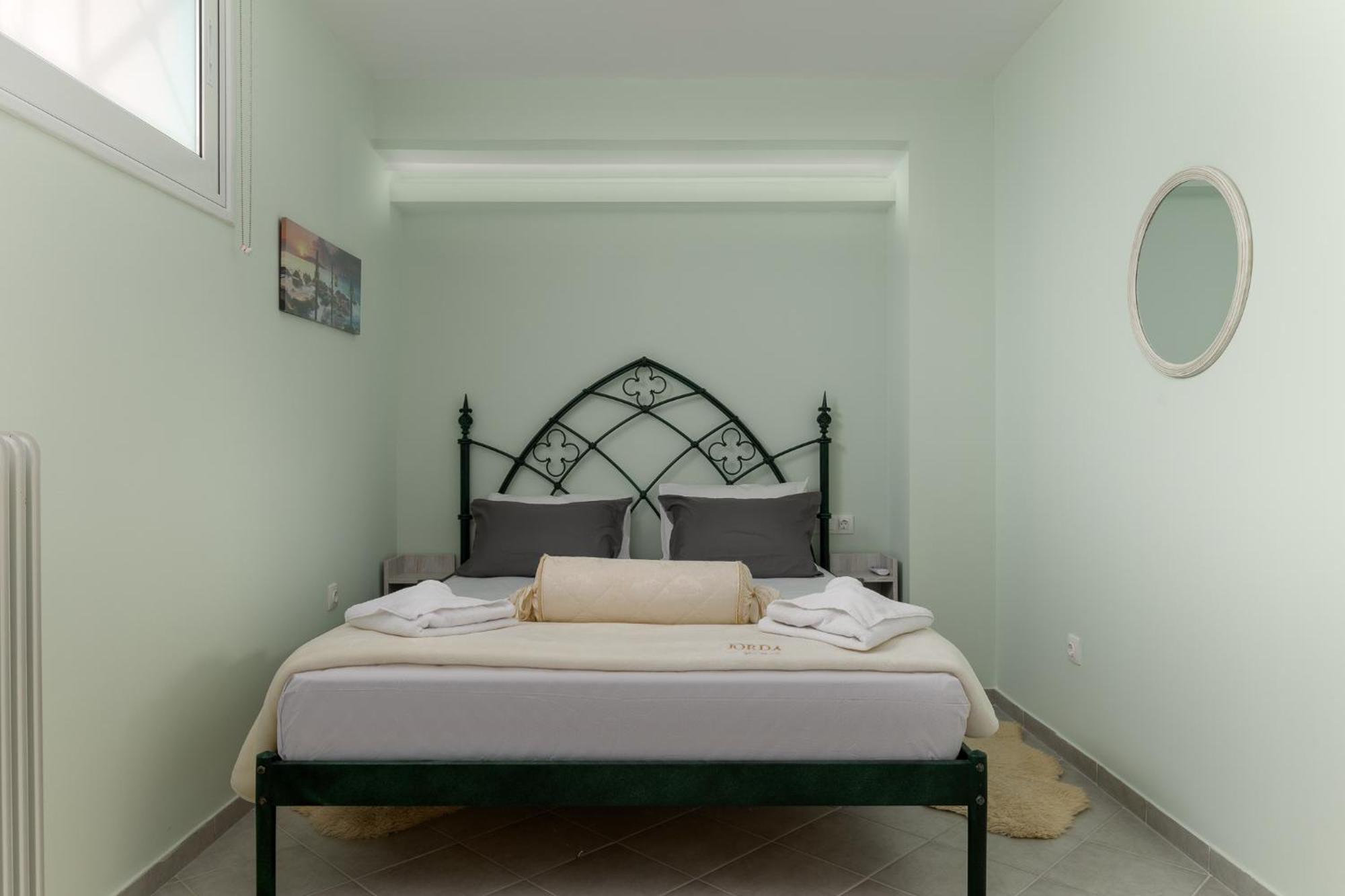 Domelia'S Luxury Apartments Near Airport & Beach Ártemida Kültér fotó