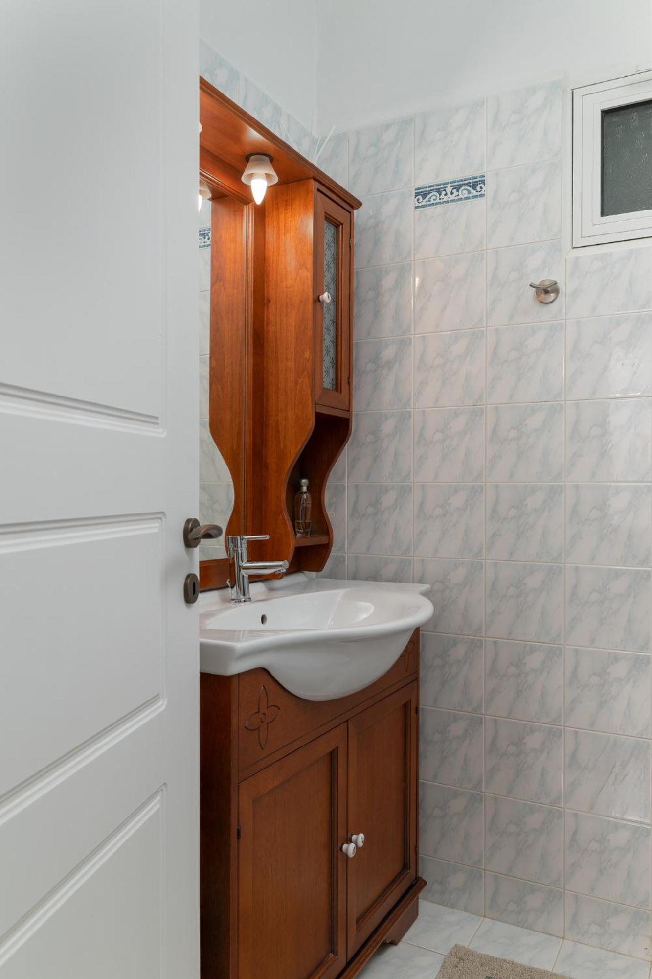 Domelia'S Luxury Apartments Near Airport & Beach Ártemida Kültér fotó